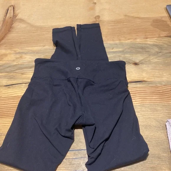 LULULEMON SIZE 4 LOW RISE LEGGINGS - Picture 2 of 4